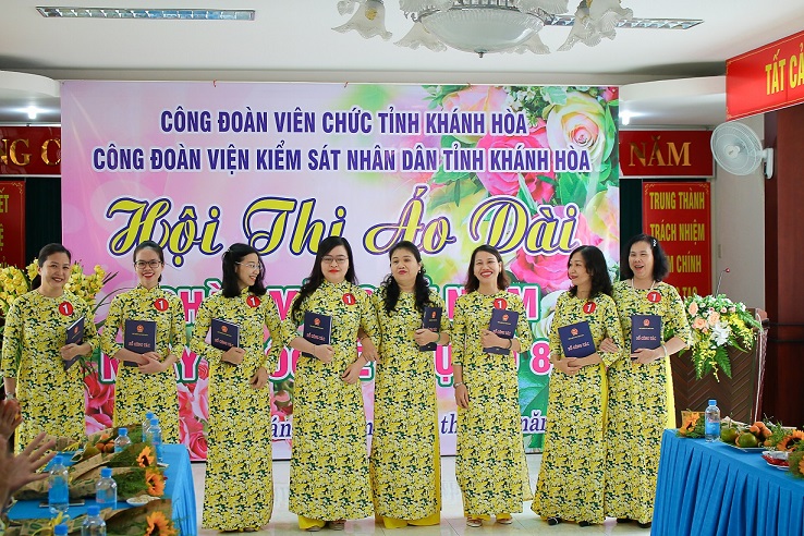 NHỮNG BÔNG HOA NGÀNH KIỂM SÁT KHÁNH HÒA TỎA NẮNG