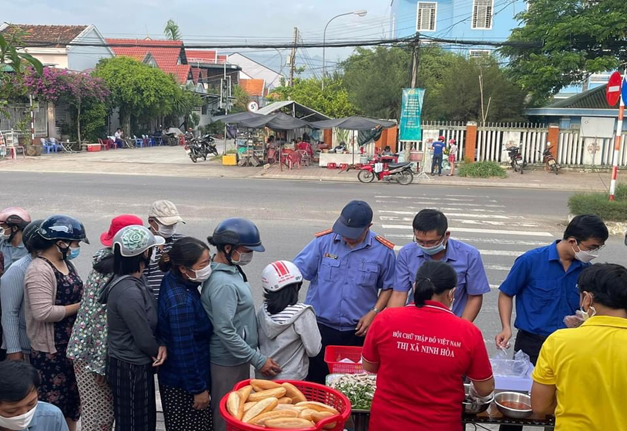 VIỆN KSND THỊ XÃ NINH HÒA THỰC HIỆN TỐT PHONG TRÀO THI ĐUA: “CẢ NƯỚC CHUNG SỨC XÂY DỰNG NÔNG THÔN MỚI GIAI ĐOẠN 2021 – 2025”, PHONG TRÀO THI ĐUA: “VÌ NGƯỜI NGHÈO- KHÔNG AI BỊ BỎ LẠI PHÍA SAU”