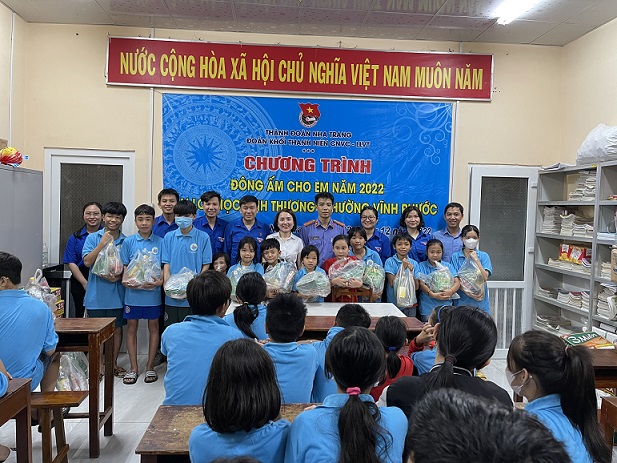 79King 78 hiện đang mở thành phố Nha Trang tuyên truyền kỷ niệm 74 năm Ngày Nhân quyền thế giới (10/12/1948-10/12/2022)