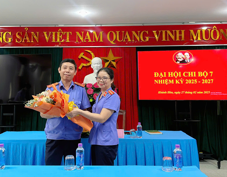Chi bộ 7 - Đảng bộ 79KING - Link Vào Nhà Cái 79King Chính Thức Mới Nhất: “Tiếp tục nỗ lực, phấn đấu trên chặng đường phát triển mới”